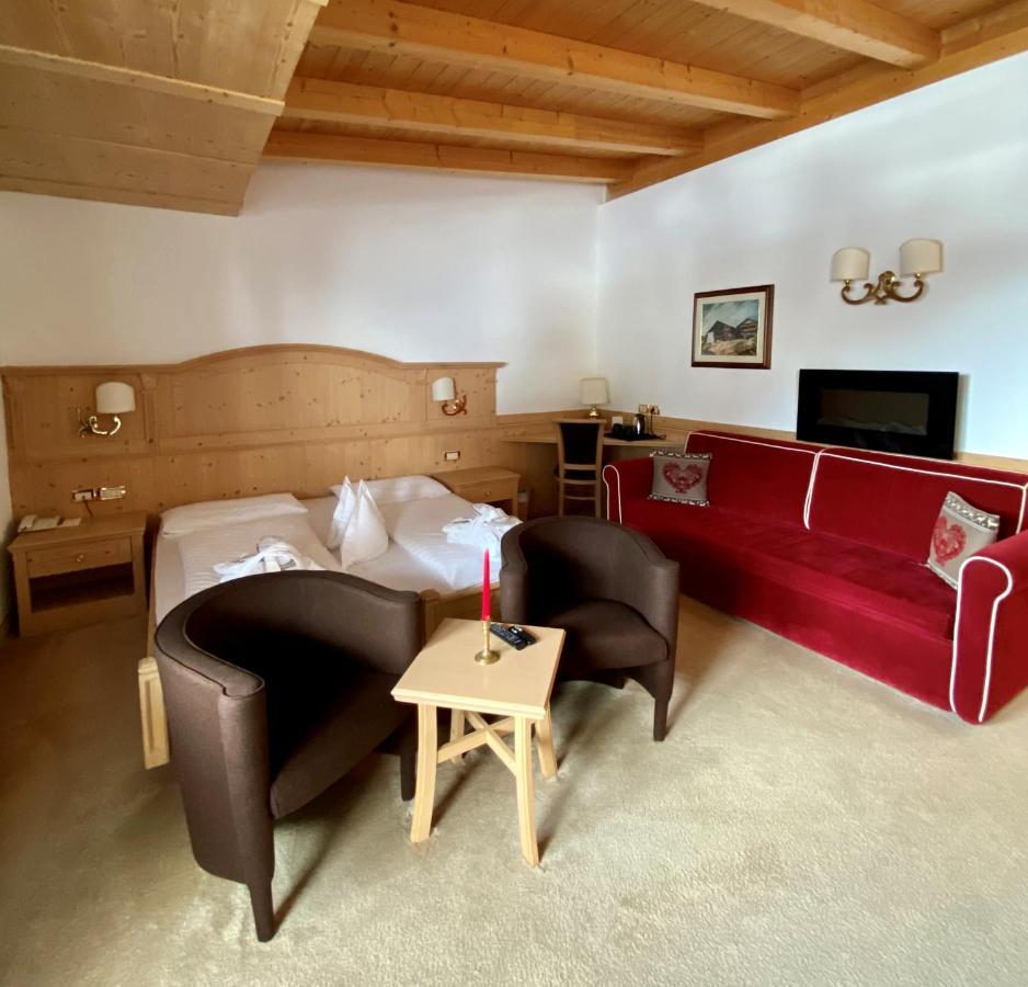 Aaritz Hotel